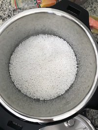 Tapioca pearls in a cooker 