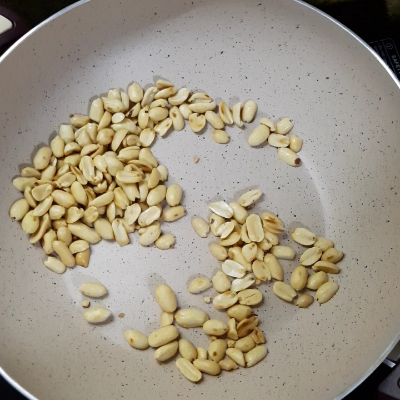 Roasting Peanuts in a pan
